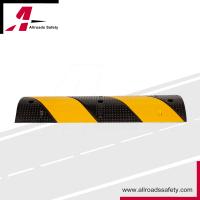 Reflective Rubber Road Speed Breaker with Yellow Stripes