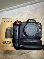 Canon EOS R5 Mirrorless Camera
