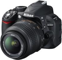 كاميرا Nikon D3100 الرقمية أحادية العدسة العاكسة (DSLR) بدقة 14.2 ميجابكسل، مع عدسة تقريب Nikkor AF-S DX VR مقاس 18-55 مم وفتحة عدسة f/3.5-5.6.