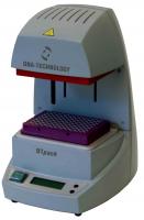 A device for sealing microplates