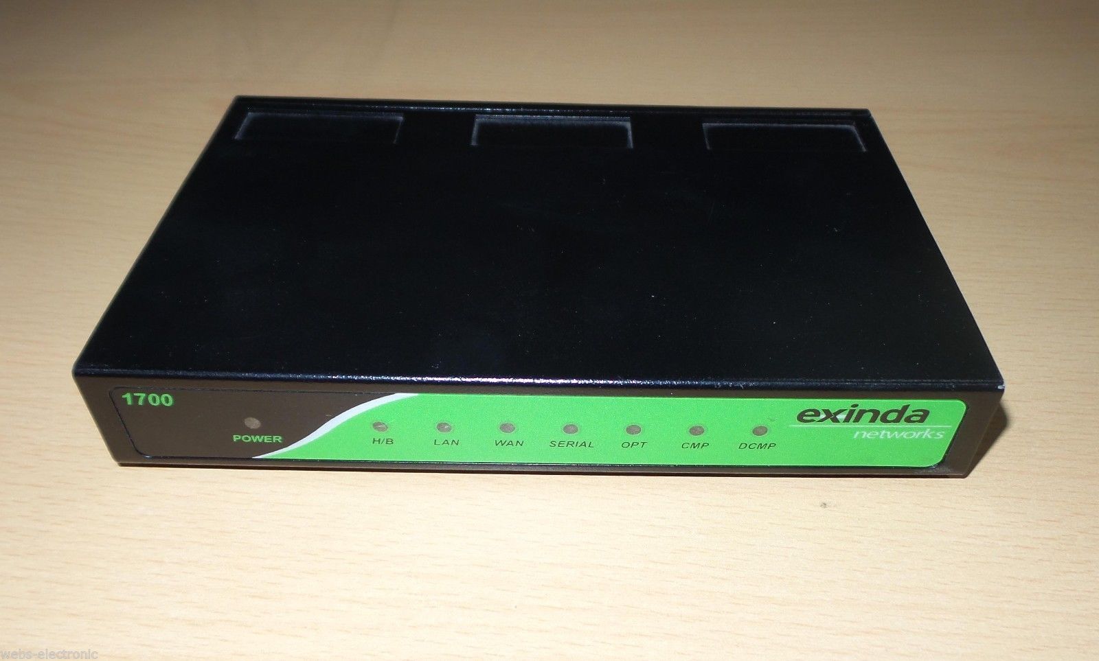 Exinda-1700-ex-1760-2-appliance-that-monitors-and-optimizes-up-to-2-mbps