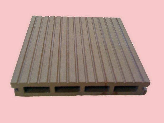 Wood plastic composite panel