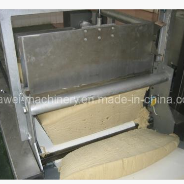 Automatic dough cutting and conveying machine