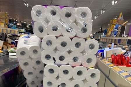 Toilet tissue paper rolls