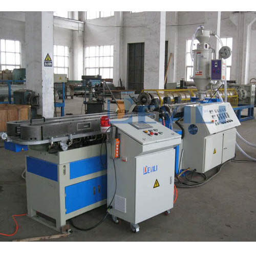 Single - wall corrugated pipe production line