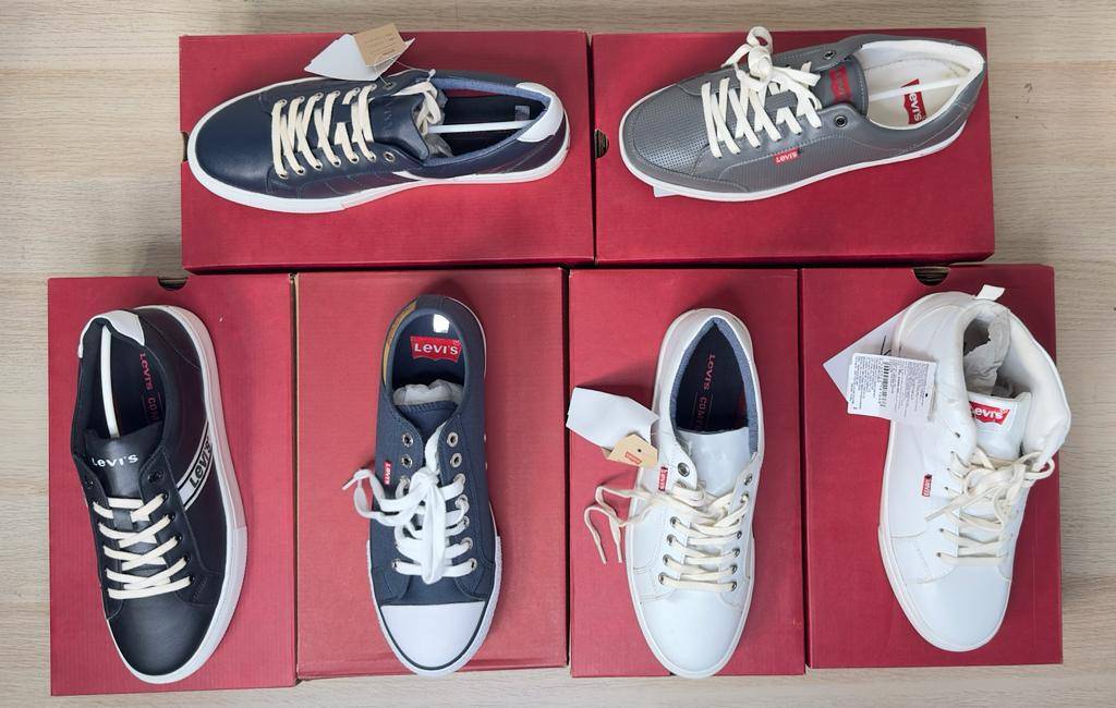 Wholesale Lot Of 50pcs Levis Sneaker Overstock Clearance Deal - Sneaker Special_3