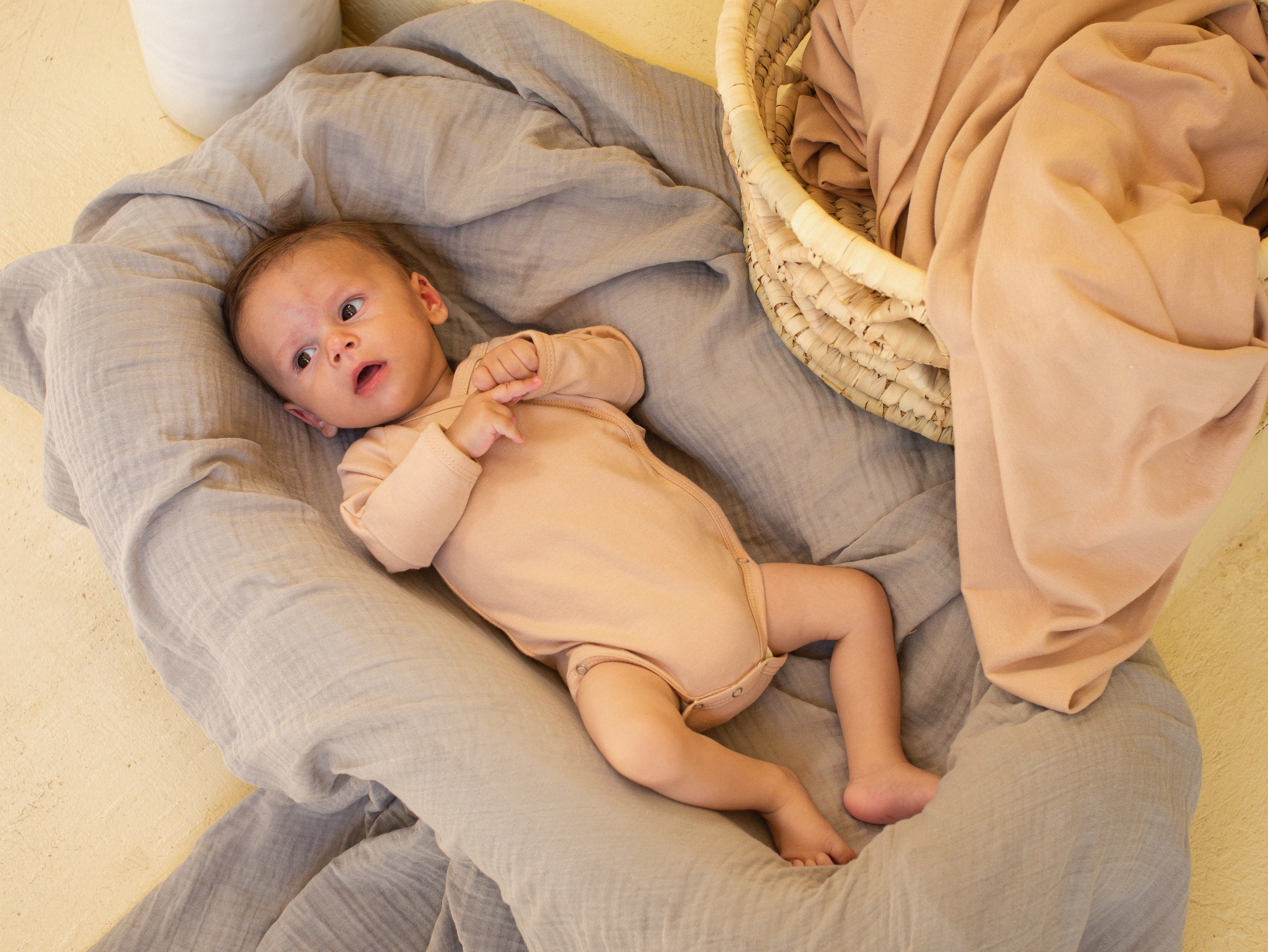 Newborn baby bodysuit wrapover