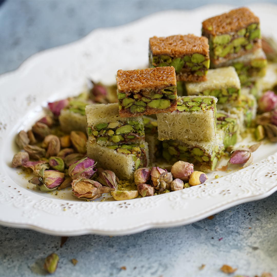 Al Sultan Balloria with Pistachio - Luxurious Assortment of Oriental Sweets - 1Kg_6