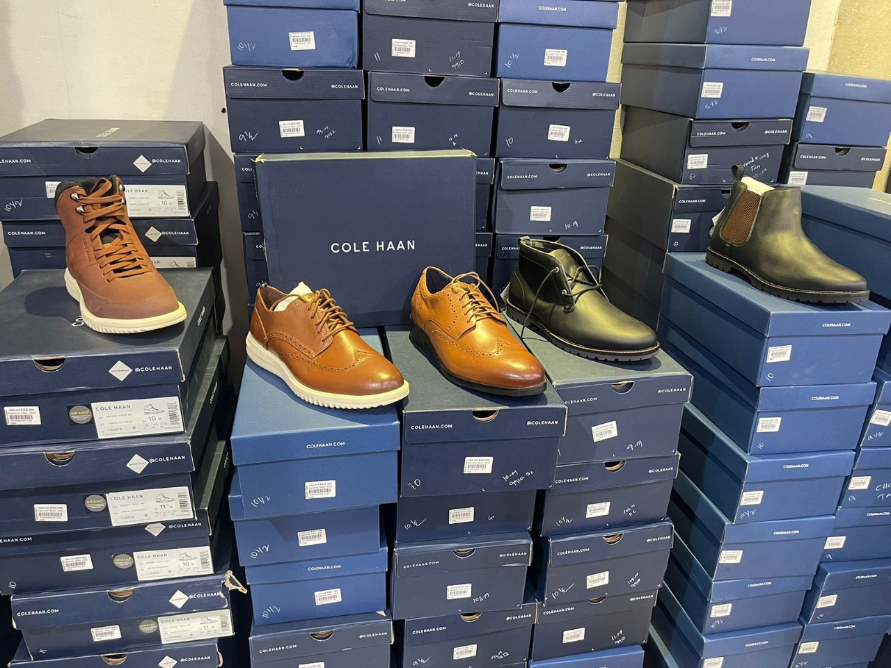 Wholesale men's formal shoes different styles different colors