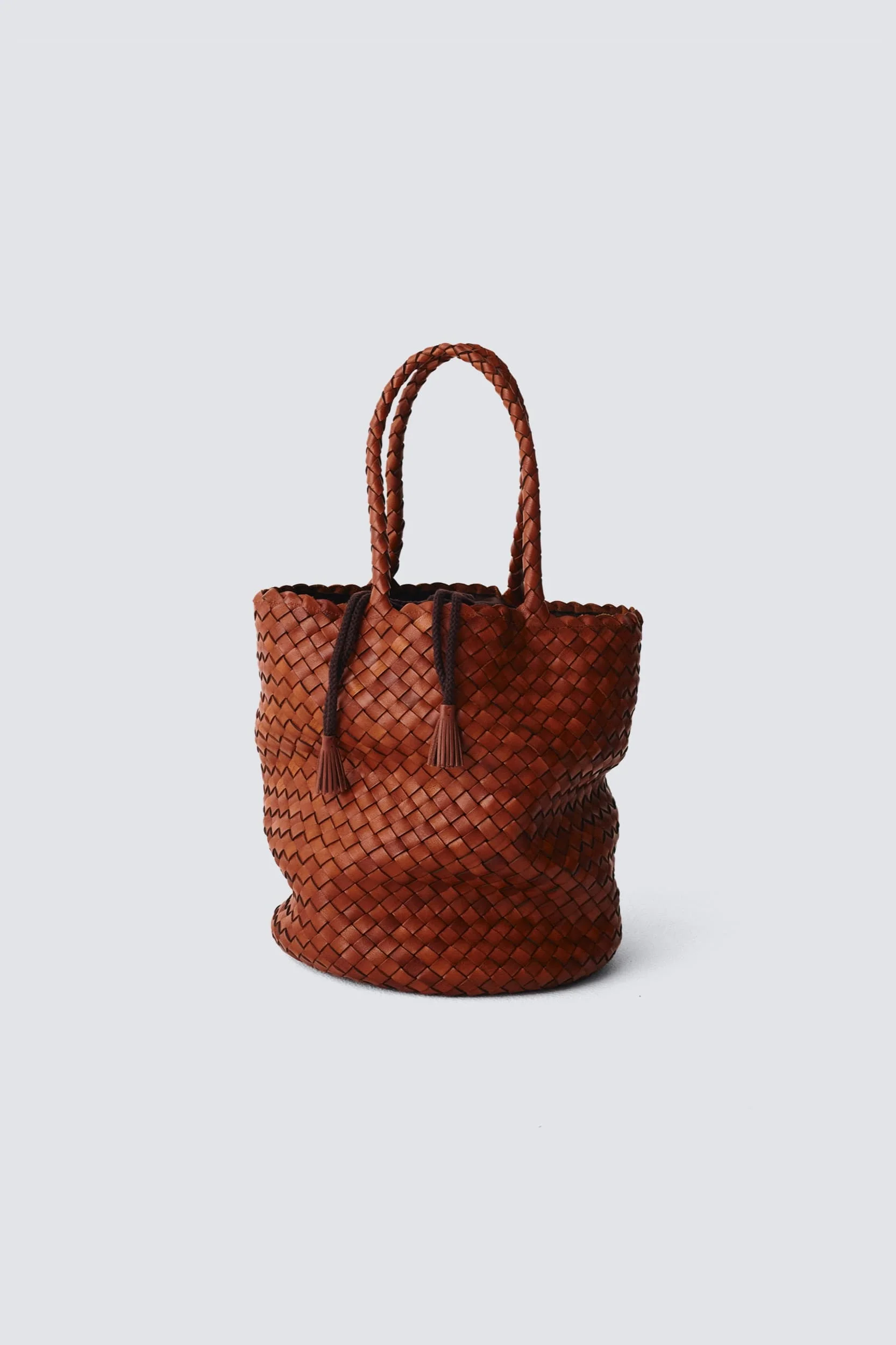 Women leather woven bags manufacturer