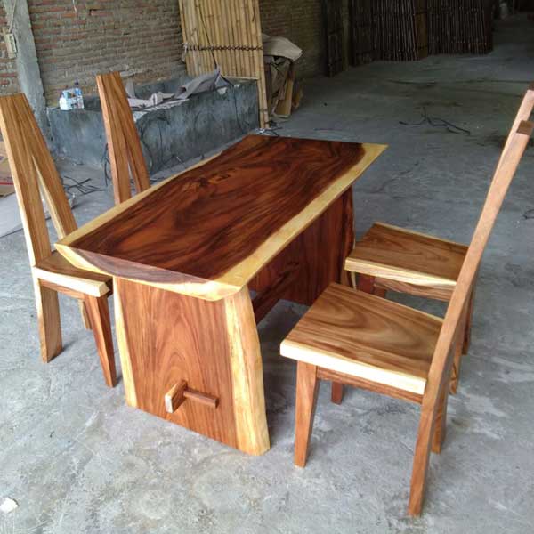 Dining set with a chair