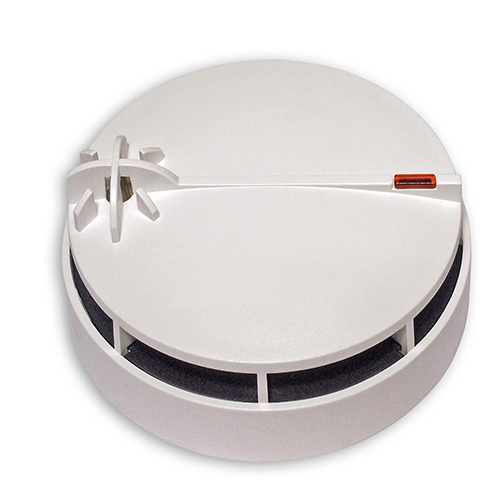 Addressable dual heat and smoke detector with isolator