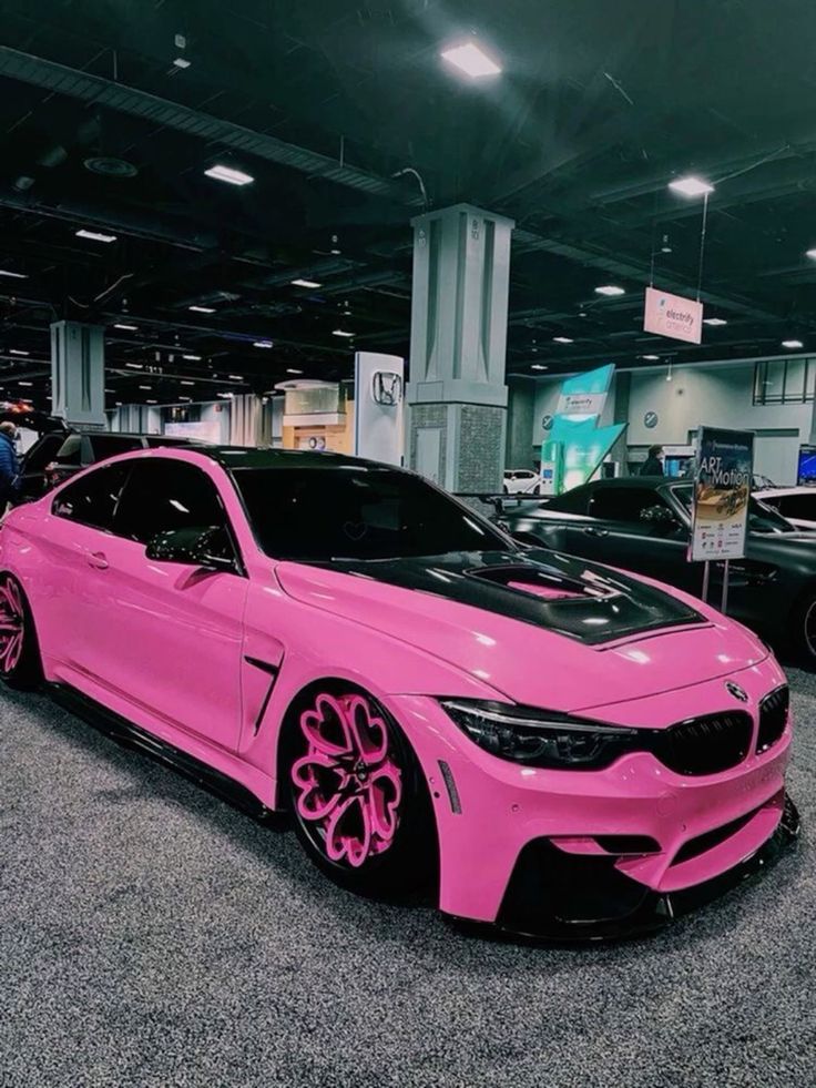 Pink car_2
