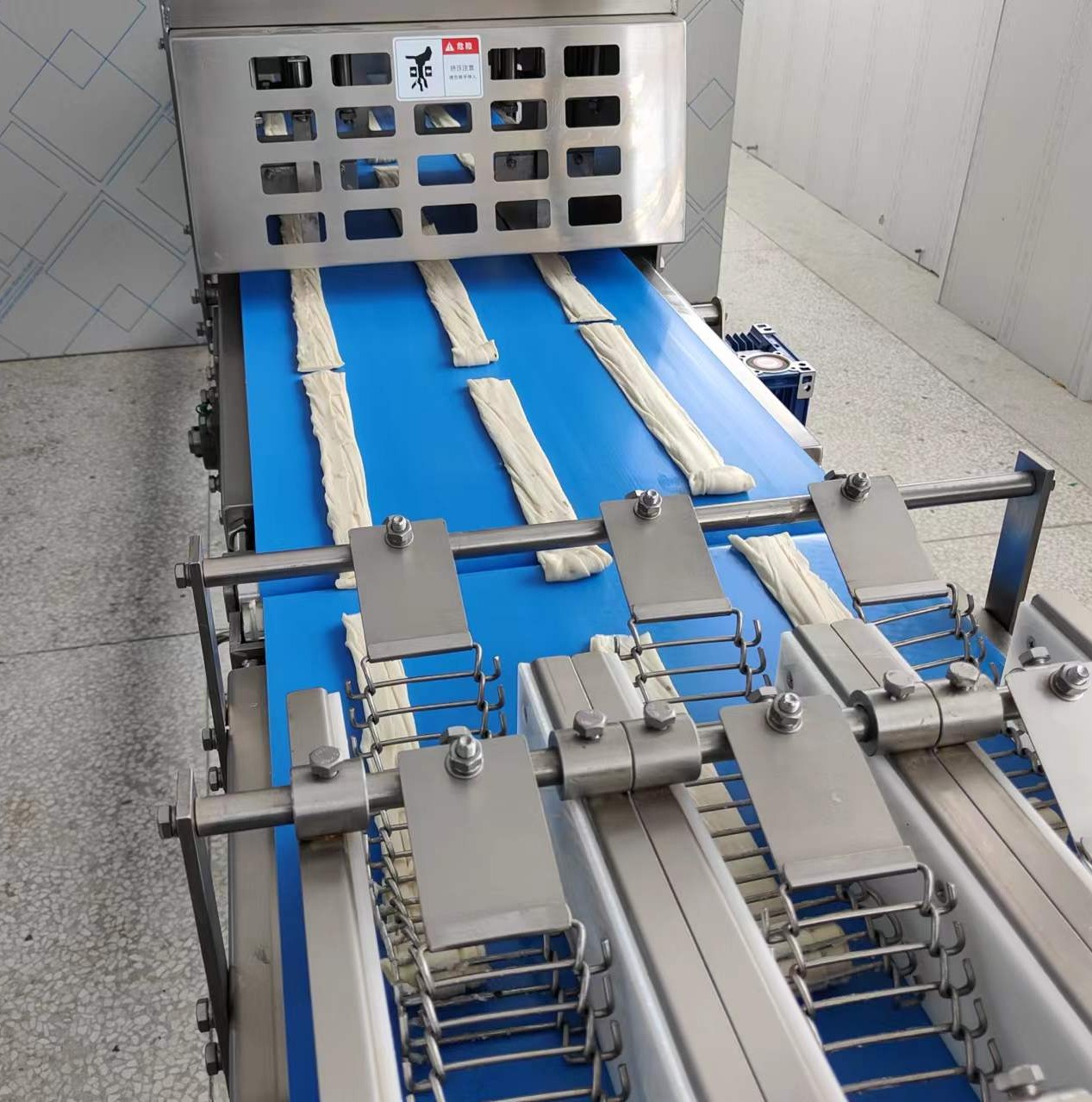 CPE-3368-788B Automatic Lachha Paratha Production Line With Flatbread Pressing Filming Machine_4