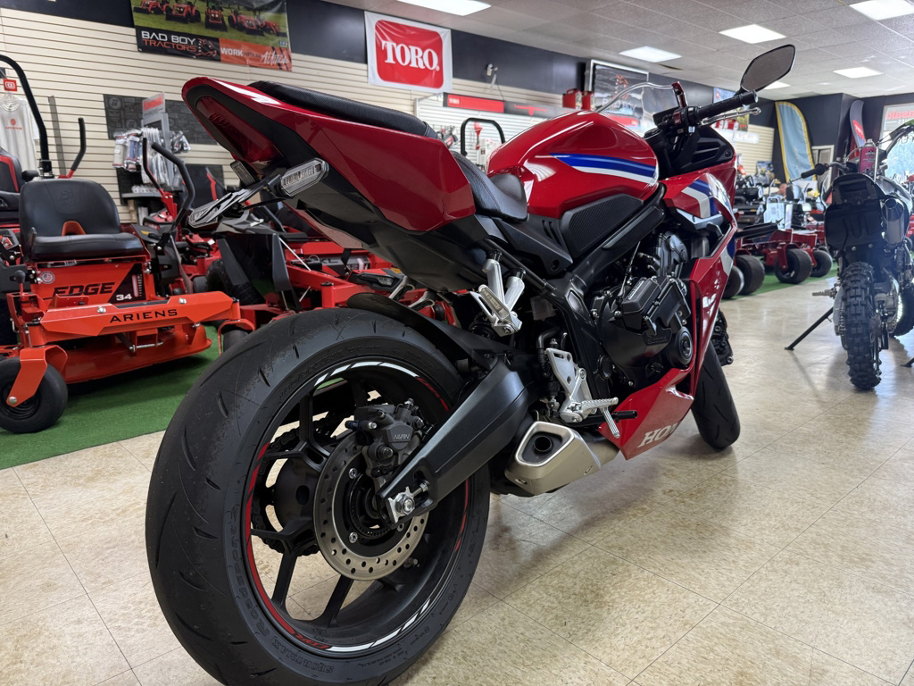For Sale: Brand New 2024 Honda Sportbike - The Apex of Performance!_7