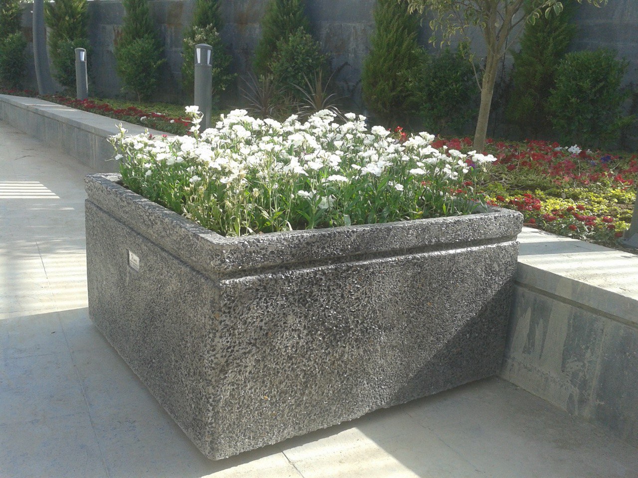 Dura concrete garden planter