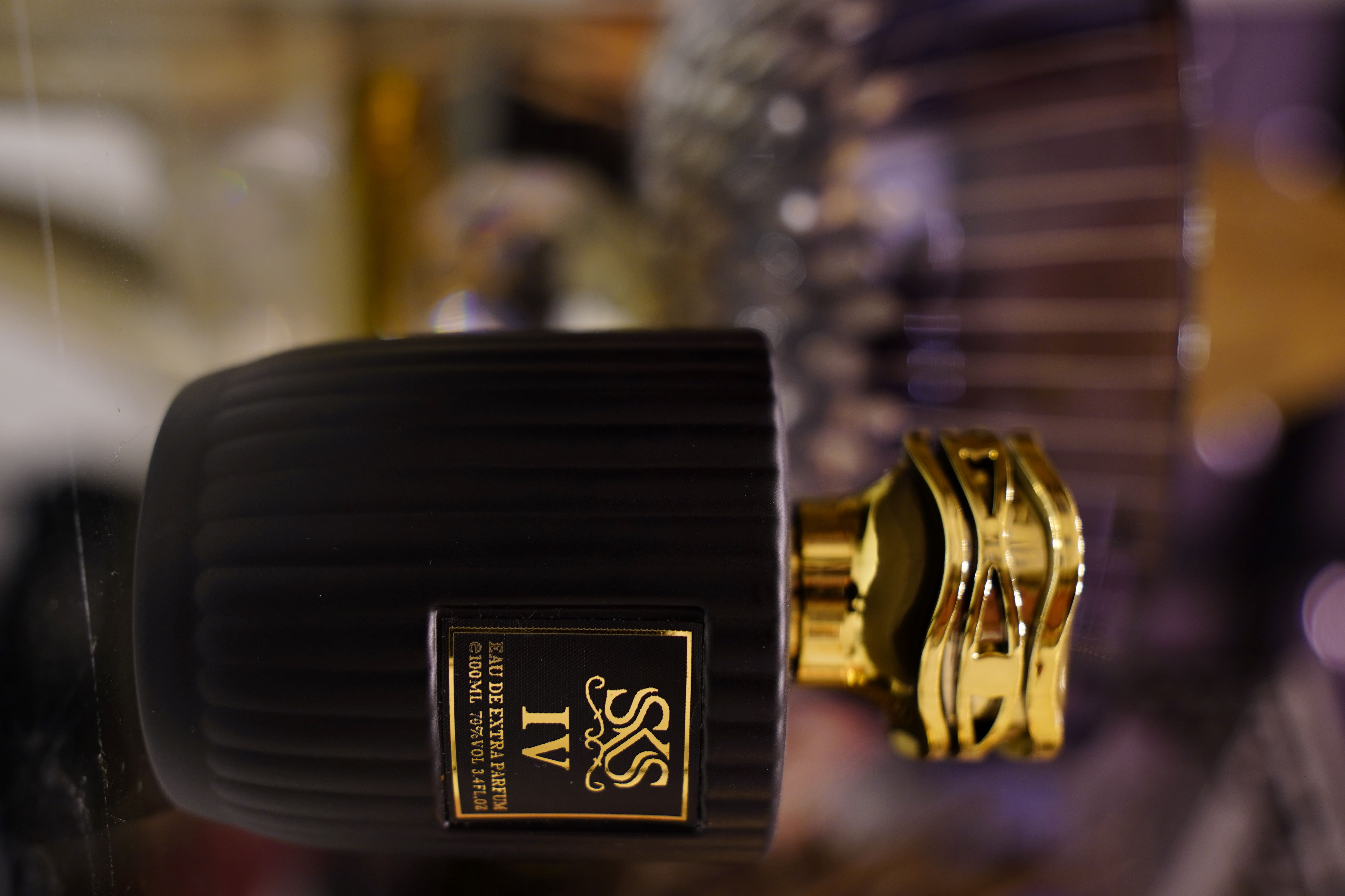 SKS 4 Luxury Eau De Parfum 100ML– Long Lasting Elegant Fragrance– Premium Perfume for Men and Women_3