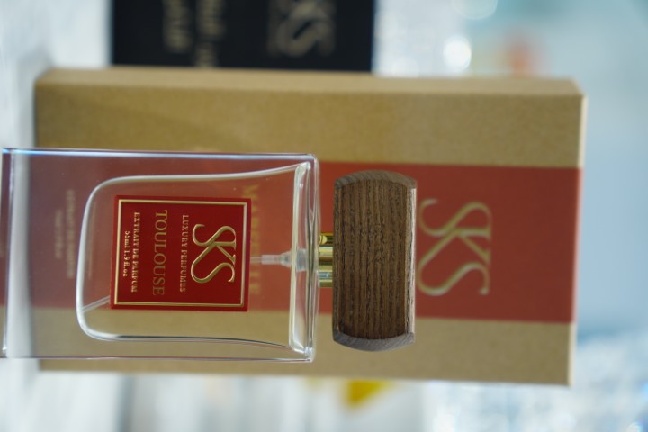 SKS Luxury Extrait De Parfum 55ml (1.9 fl oz) – Sweet Spicy Amber Perfume | High Concentration Long Lasting Premium Fragrance_3