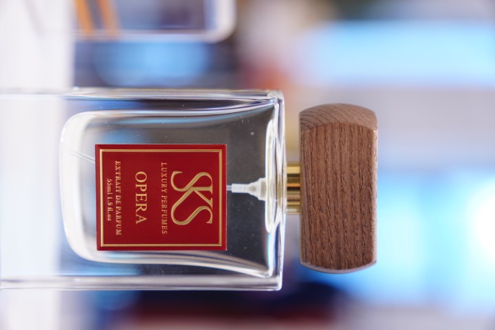SKS Luxury Extrait De Parfum 55ml (1.9 fl oz) – Woody Amber Oriental Perfume | Strong Projection Long Lasting Evening Fragrance | Premium Wholesale UAE_3