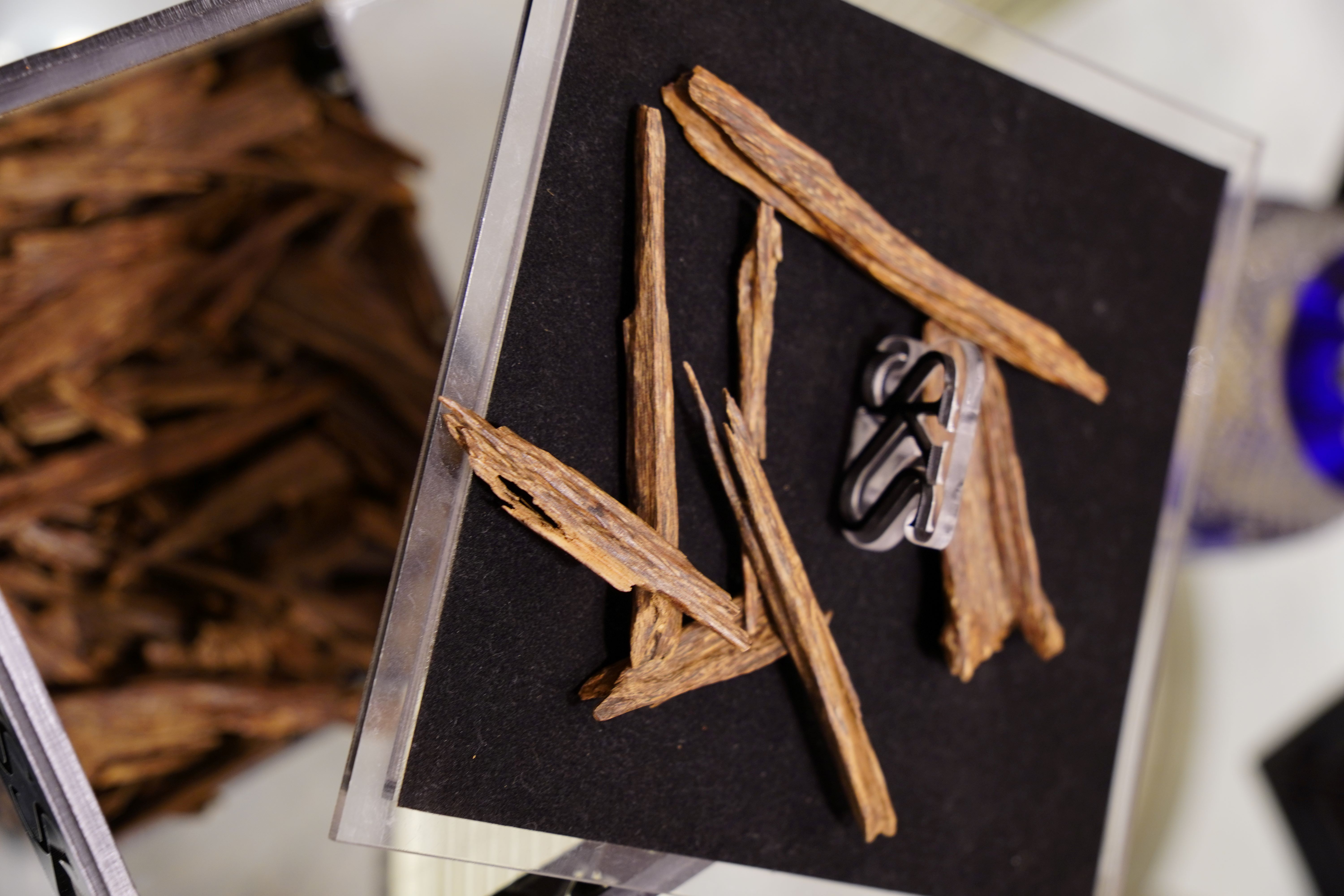 ⁠Al Dar Premium Natural Oud Chips (Agarwood) – Rich Aroma for Bakhoor & Perfume | Authentic Arabic Oud_3