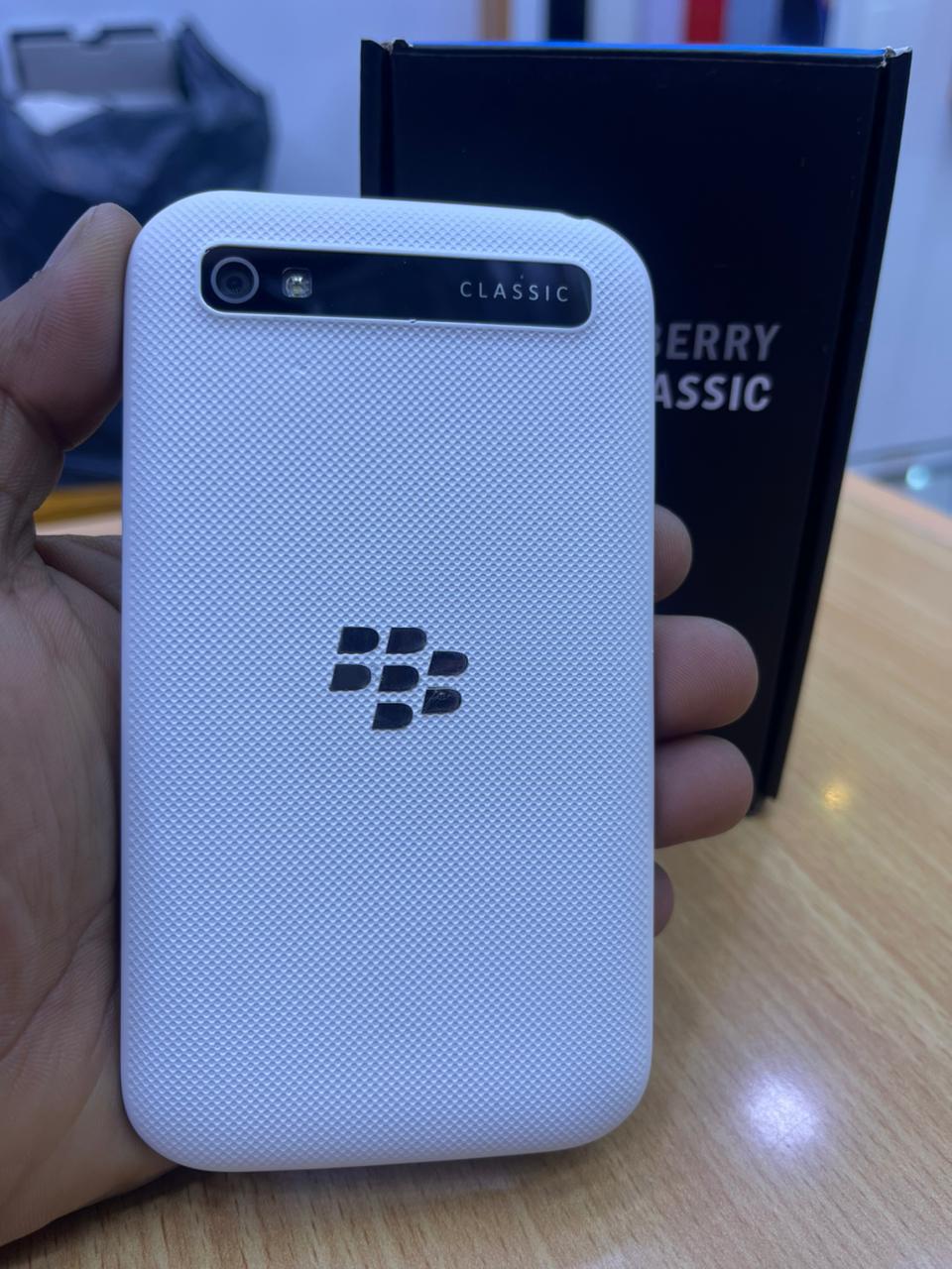 Blackberry Classic_4