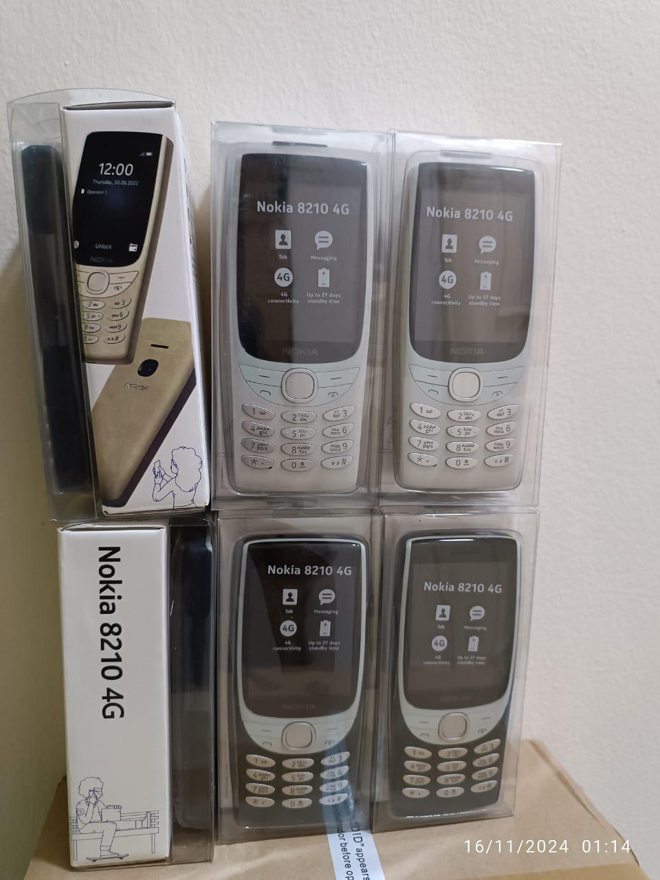 Nokia 8210 4G