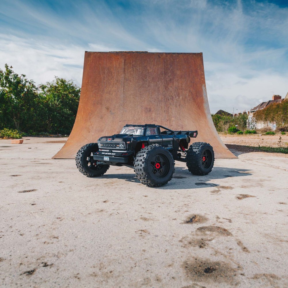 Arrma 1/5 Outcast 8S EXB 4X4 Roller Brushless Stunt Truck, Black (MEGATRONTOYS)_5