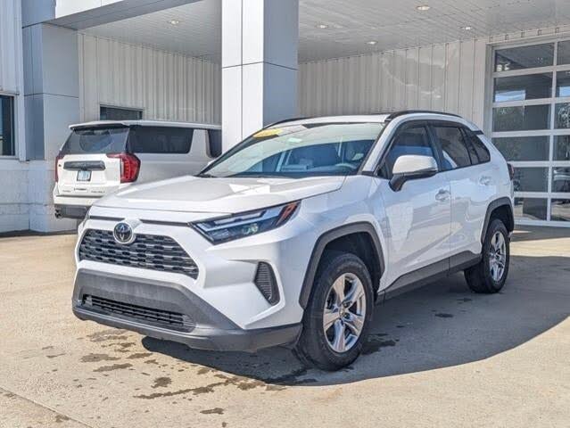 Selling my 2023 toyota rav4 xle awd