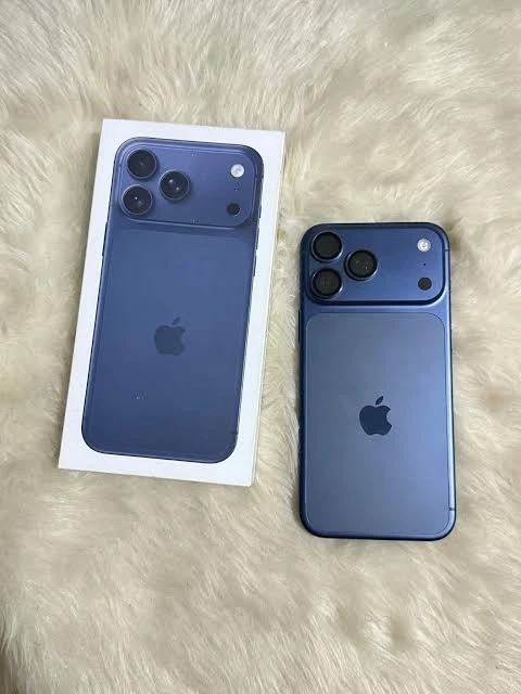 Apple iPhone 17 Pro Max 256GB (100% Batt)_3