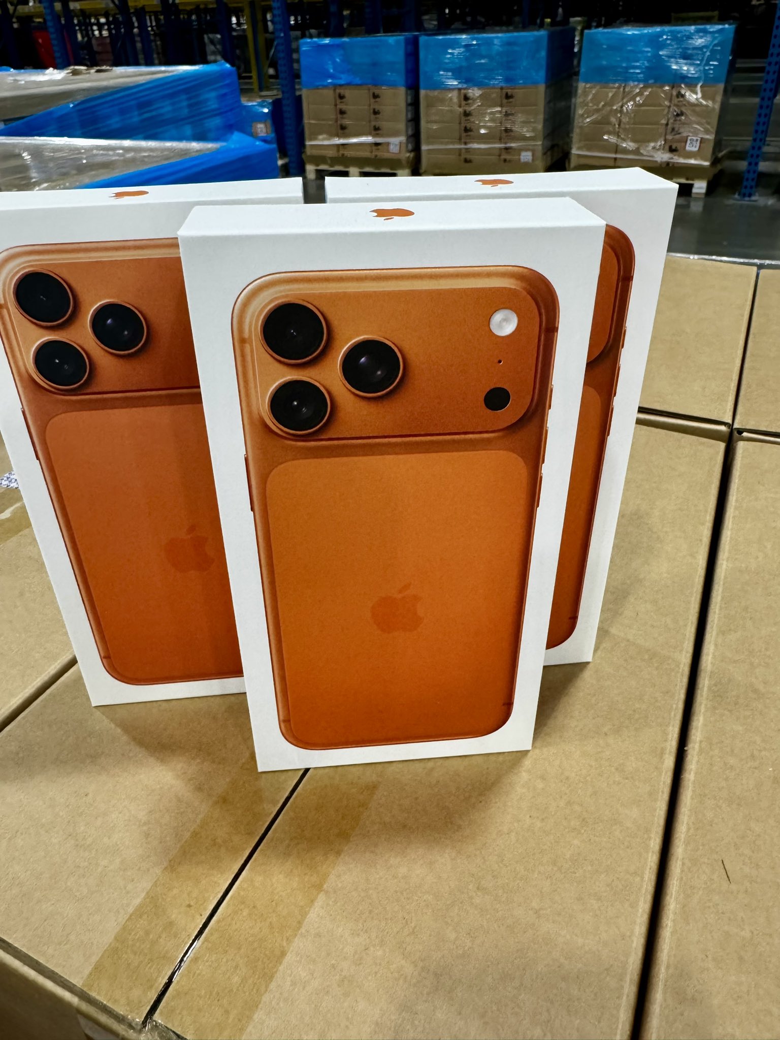 Apple iPhone 17 Pro Max 256GB Unlocked - Cosmic Orange