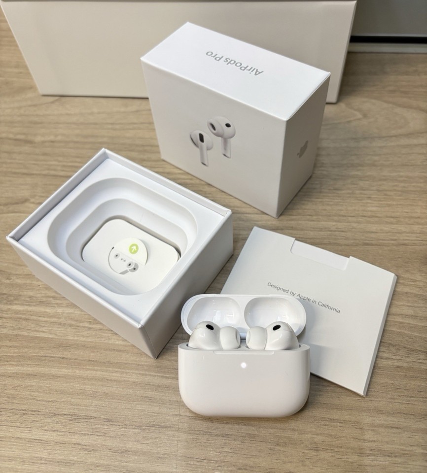 Apple AirPods Pro 2, Wireless Active Noise Cancelling Earbuds with Hearing Aid Feature - White