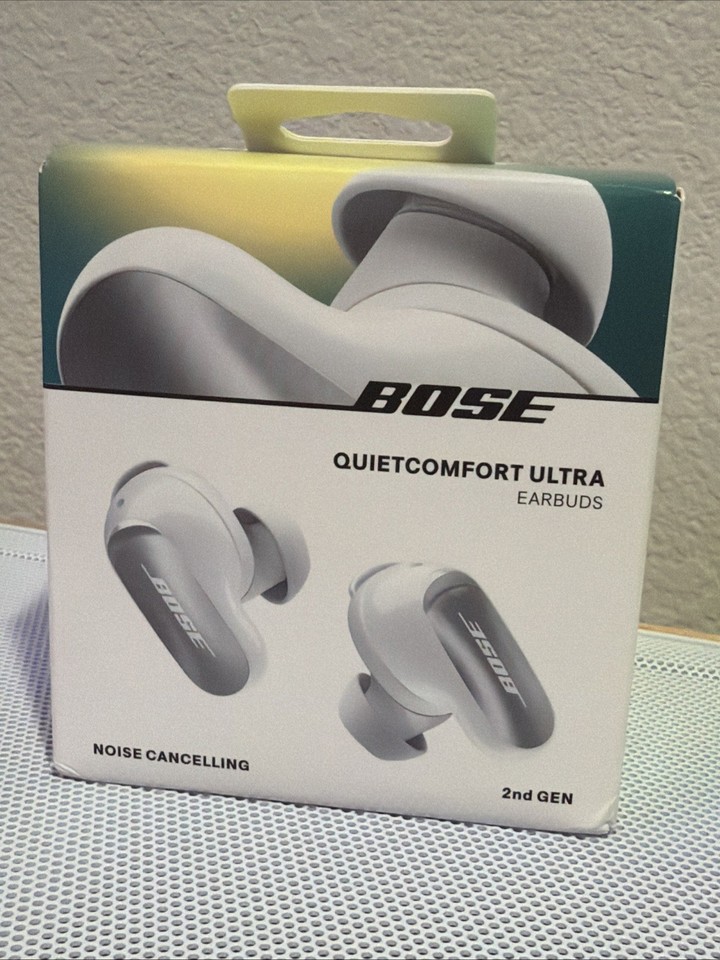 Bose QuietComfort Ultra (2nd Gen) True Wireless Noise Cancelling In-Ear Earbuds - White Smoke