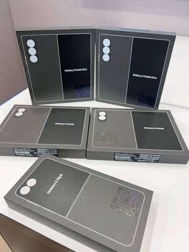 Samsung Galaxy Z Fold8 Ultra 256GB (Unlocked) - Violet Shadow