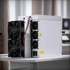 BITMAIN Antminer S21 200TH/s Bitcoin Miner  Brand New ASIC Mining Machine._3