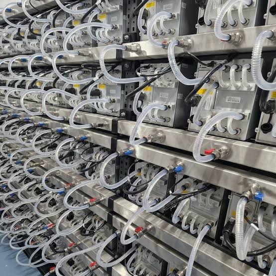 Bitmain Antminer S21 XP Hydro 473 TH_3