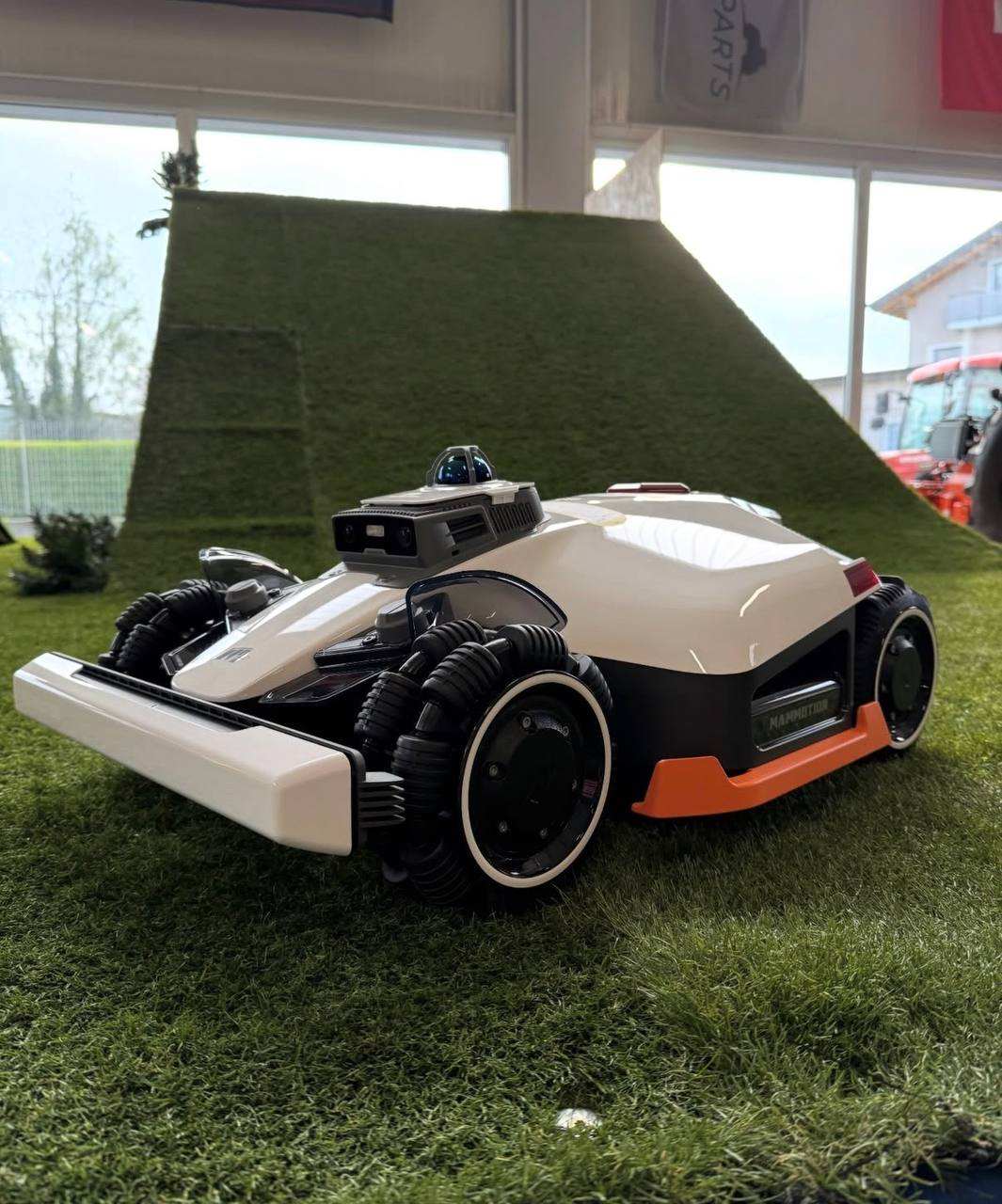 New Selling 2026 Mammotions LUBA 3 AWD 1500 3000 5000 10000 360 LiDAR   AI Vision All-Terrain Perimeter Wire Free Robot Lawn