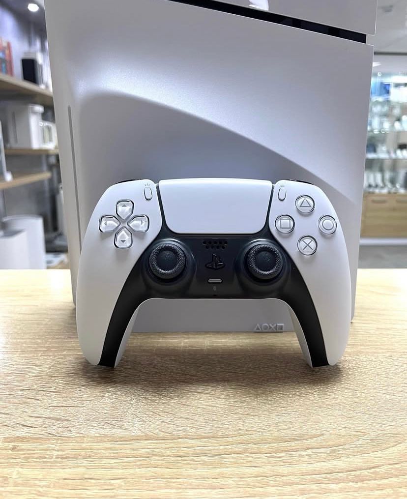 New Playstation 5 slim with 2 controller with free delivery_5