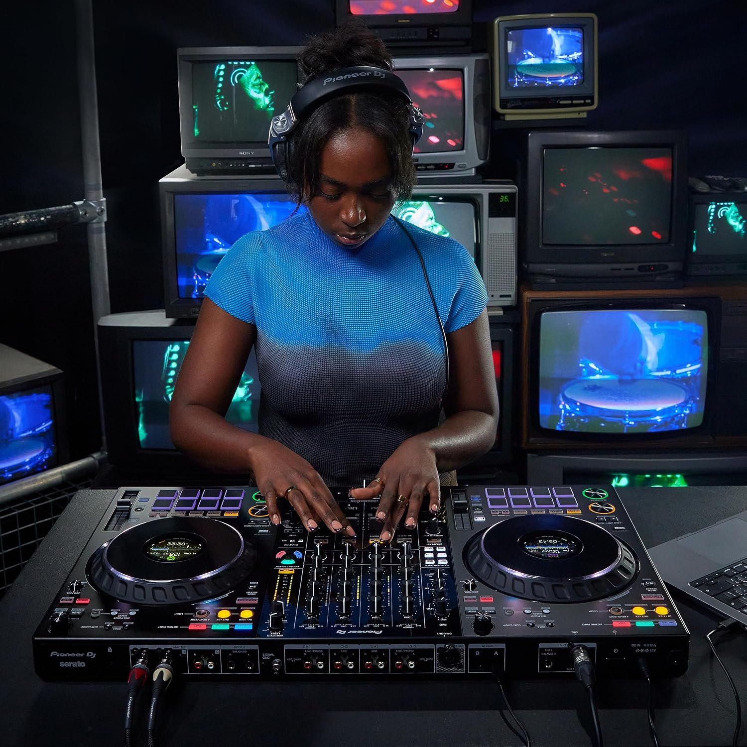 Pioneer DJ DDJ-FLX10 4-Channel DJ Controller Track Separation_3