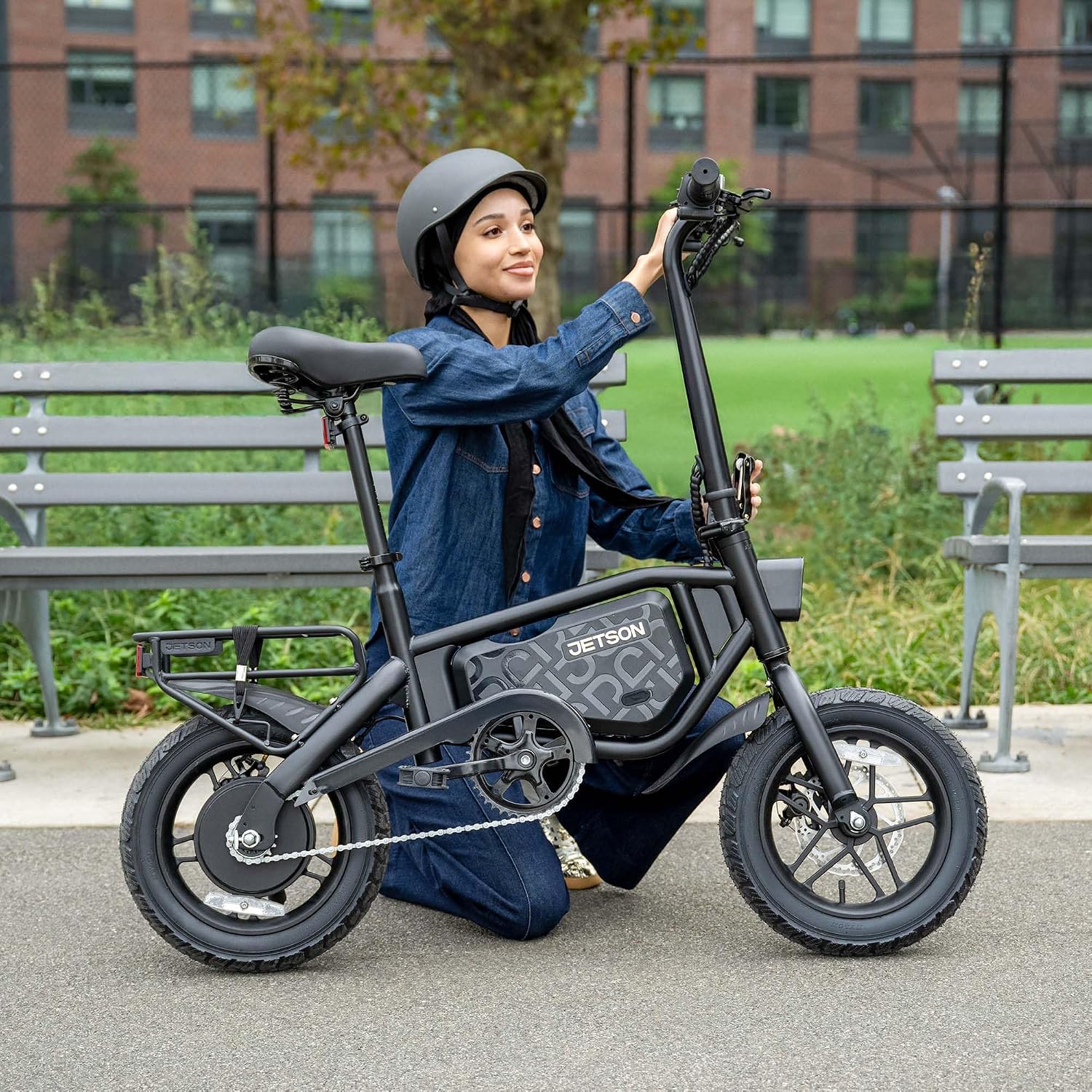 Jetson Bolt Electric Bike Foot Pegs Easy-Folding Built-in Carrying Handle_5