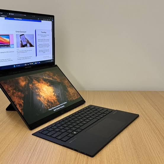 ASUS ZenBook Pro Duo 15 OLED,_3